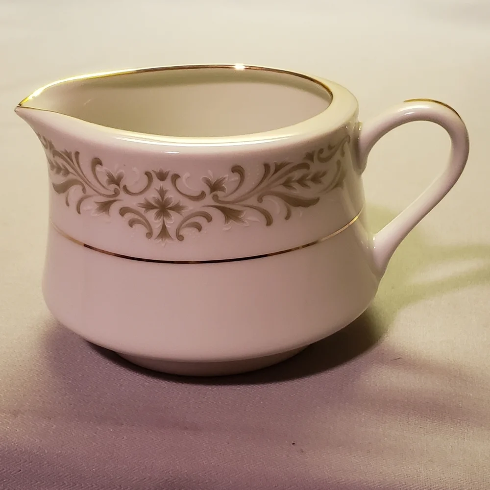 Vtg Creamer/Pitcher Allegro 4N By Royal Worcester